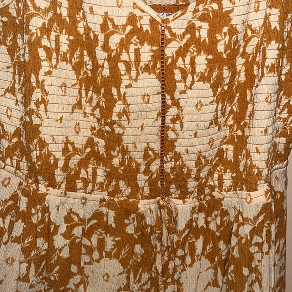 Band of Gypsies size 1X jumper mustard yellow with cream florals 100% Viscose - Picture 4 of 9